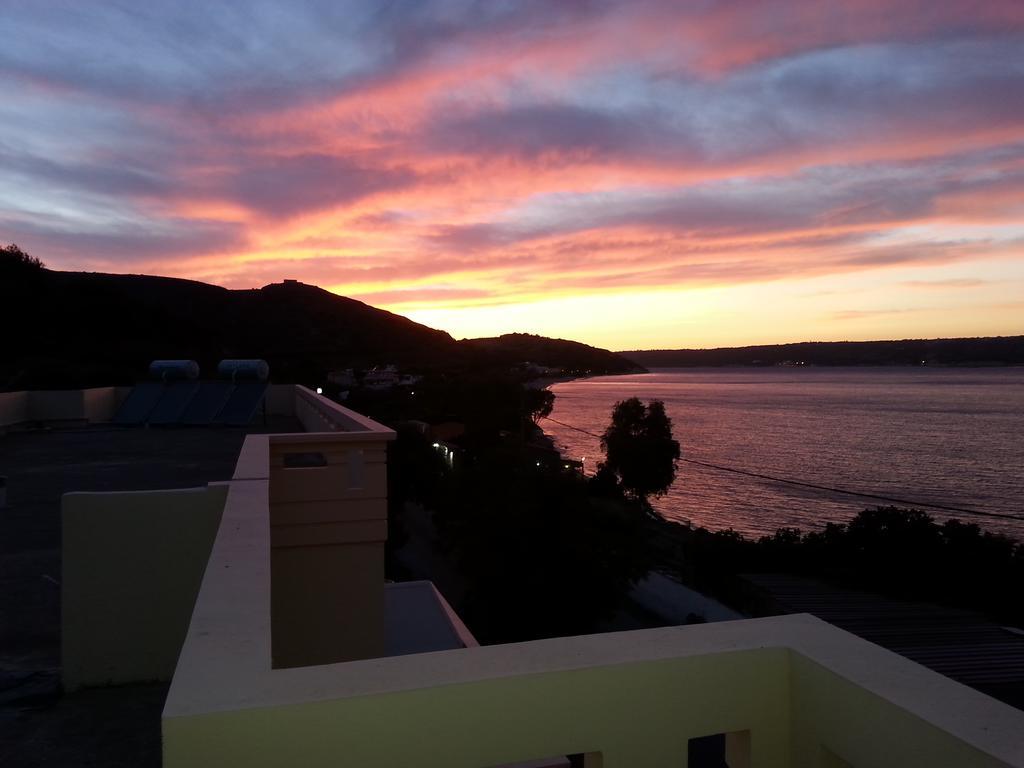 Asterina Seaside Apartments 칼리베스 외부 사진